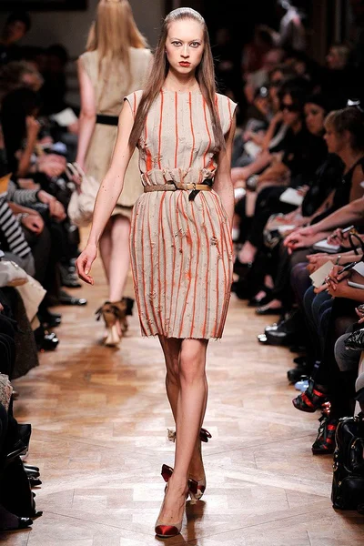 Look 24